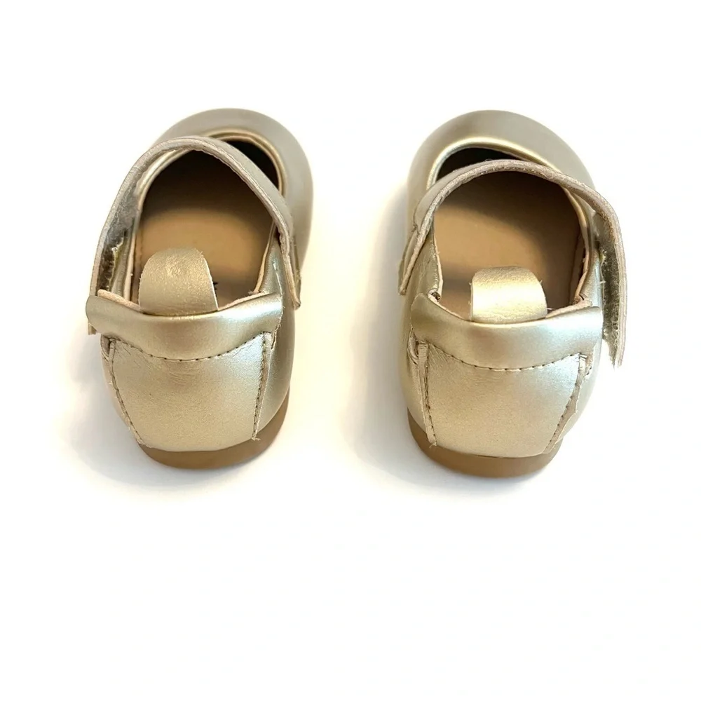 (NWOT) Thee Bron Stylish Gold Baby Dress Shoes with Velcro Straps - Girls 5T
